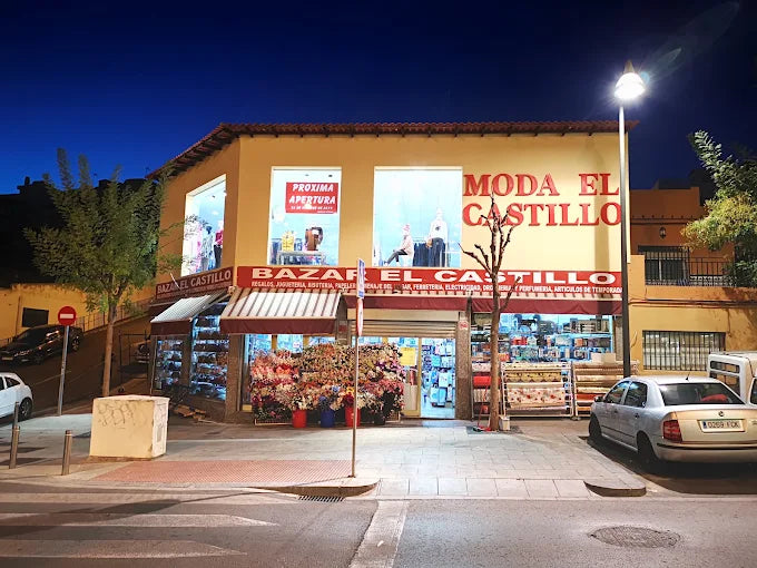 Fachada de nuestra tienda física en Calle Duquesa de Talavera, Alcalá de Guadaíra